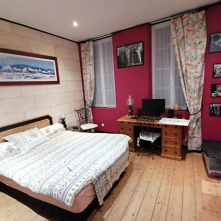 Chambre D'Hote 50, Rue Gambetta A Libourne Bagian luar foto